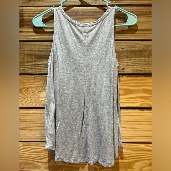 Old Navy Grey tank top - Picture 4 of 4